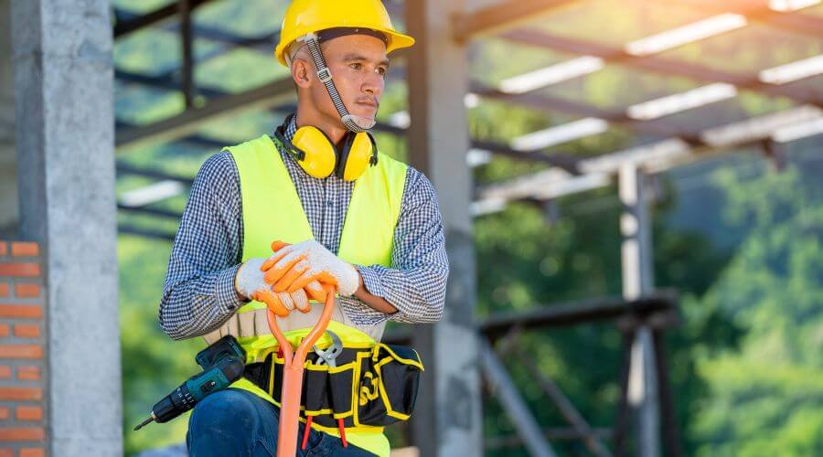 Professional gutter cleaning in Downey, CA